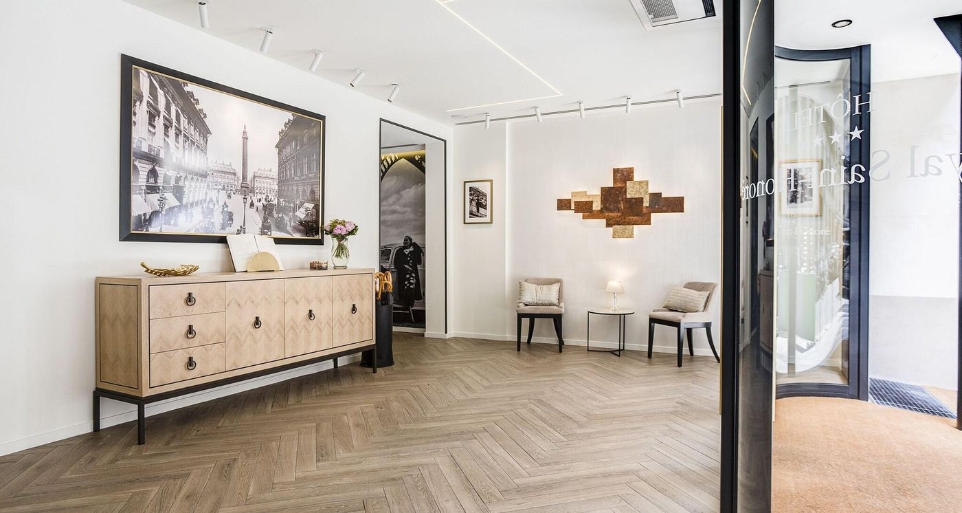 Royal-Saint-Honore-Lobby-14