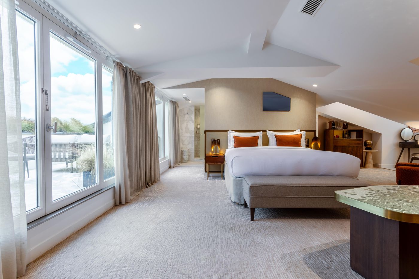 InterContinental-Paris---Champs-Elysees-Etoile--an-IHG-Hotel-Room-41