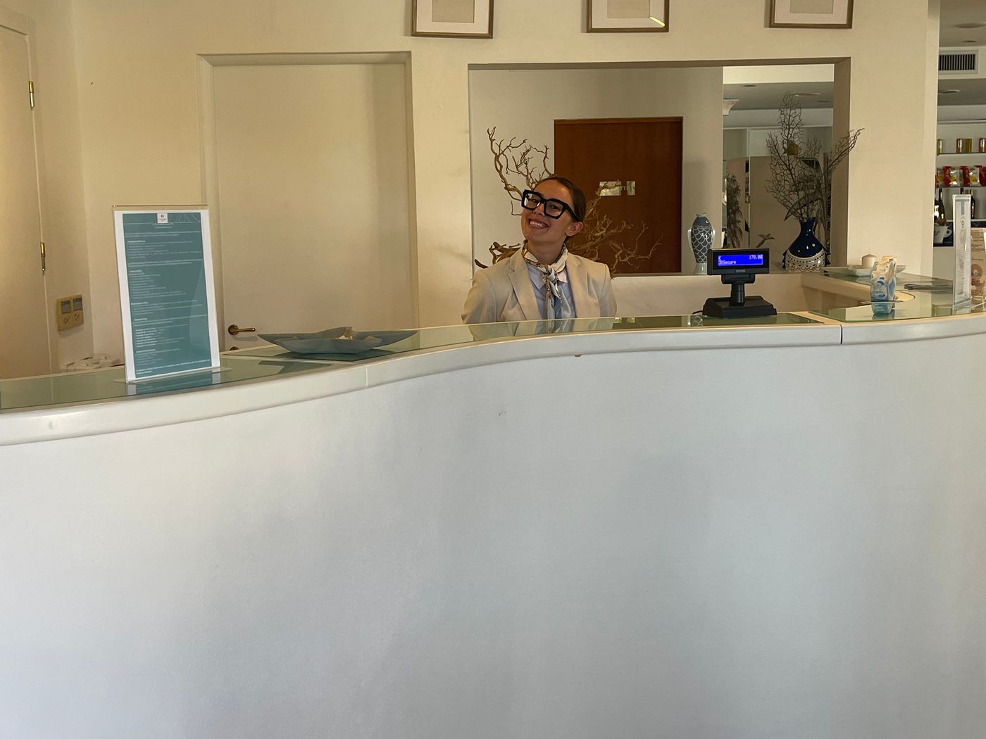 La-Smeraldina-Resort-Lobby-48