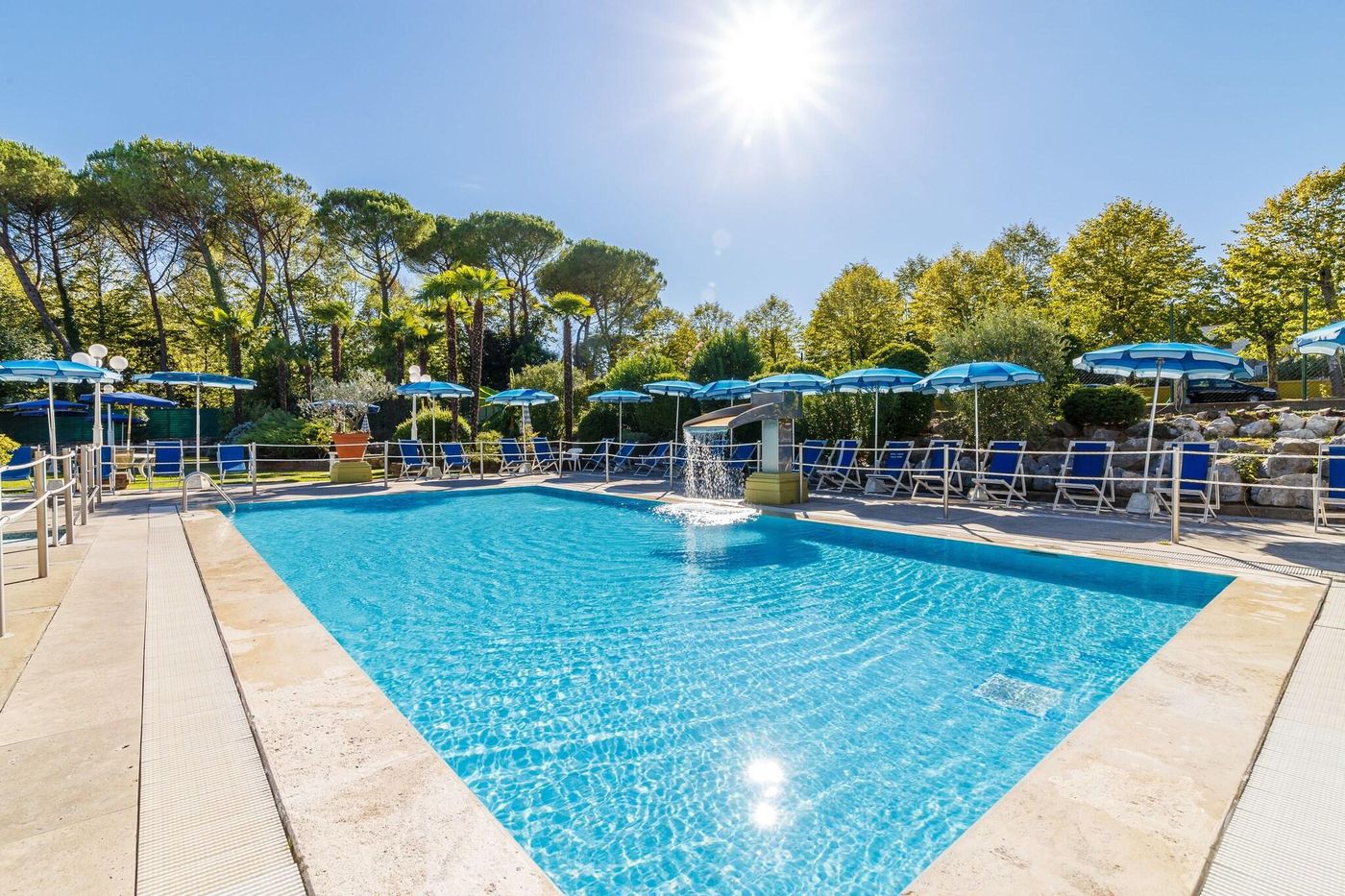 Country-Club-Pool-30