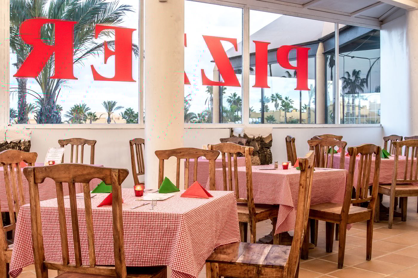 Oasis-Papagayo-Sport---Family-Restaurant-55