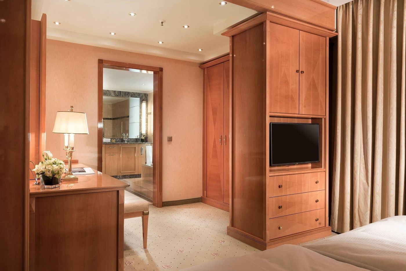 JW-Marriott-Hotel-Berlin-Room-37