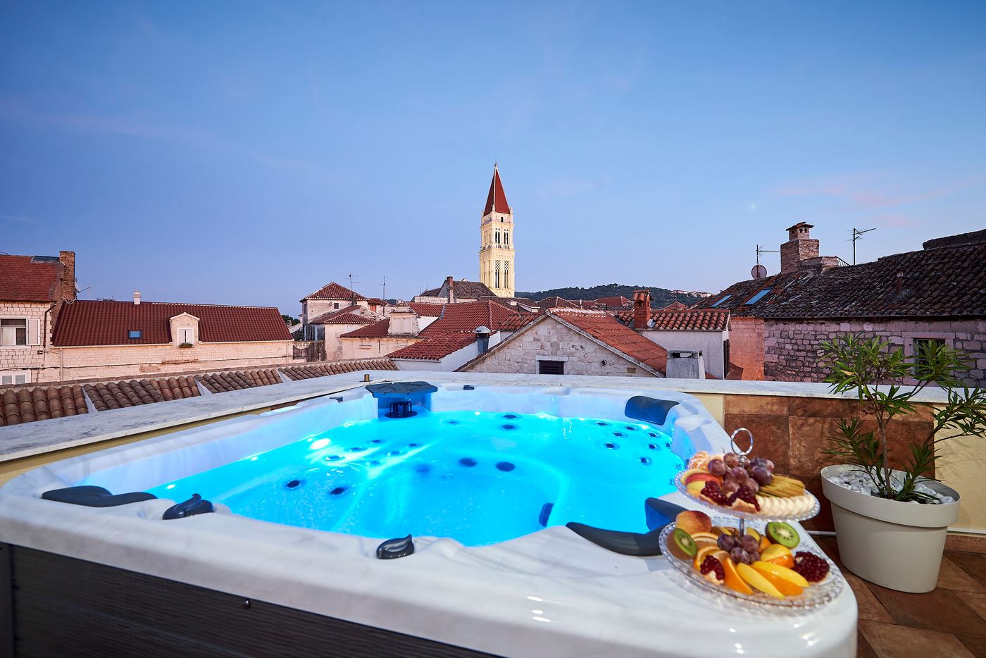 Palace-Derossi-Pool-59