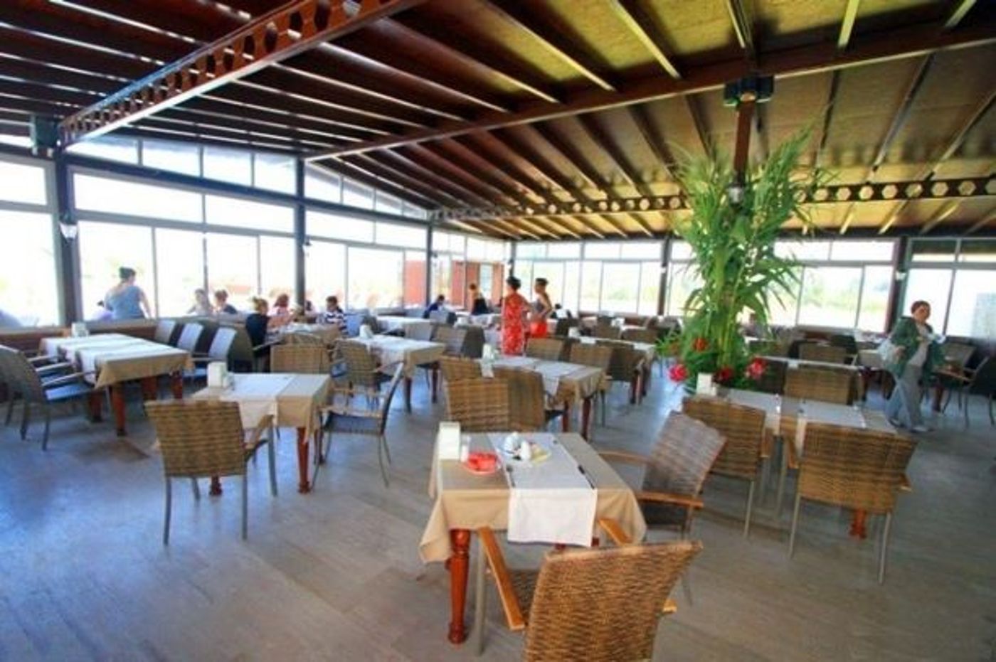 Sun and Sea Beach Hotel