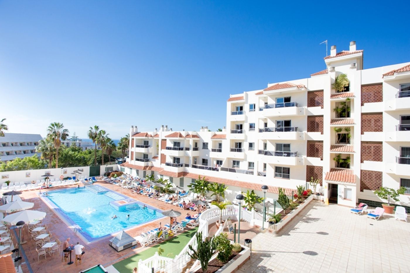 Oro Blanco Apartments