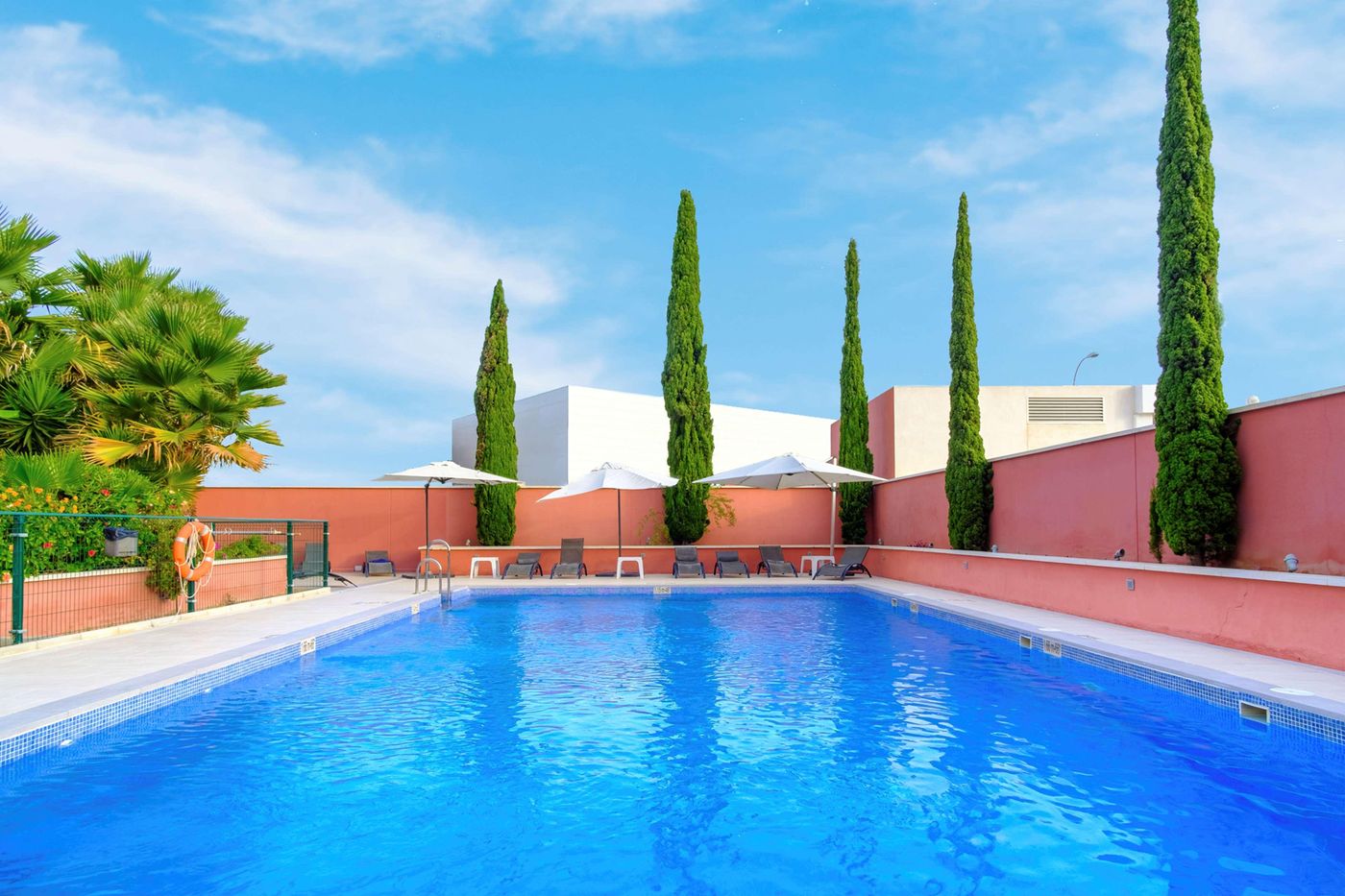 Hilton-Garden-Inn-Malaga-Pool-1