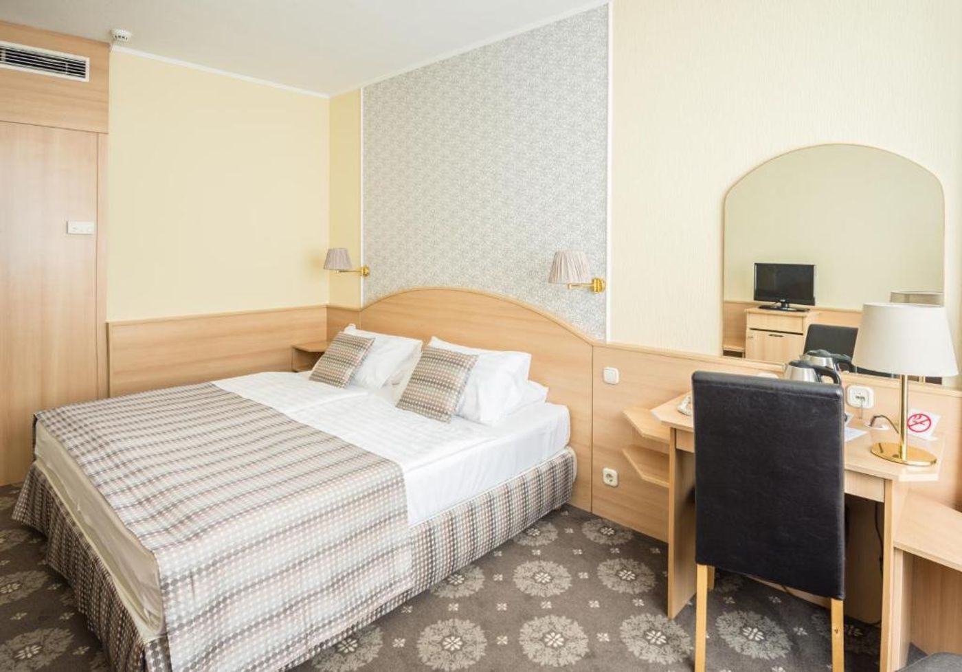 Hotel-Orion-Varkert-Room-19