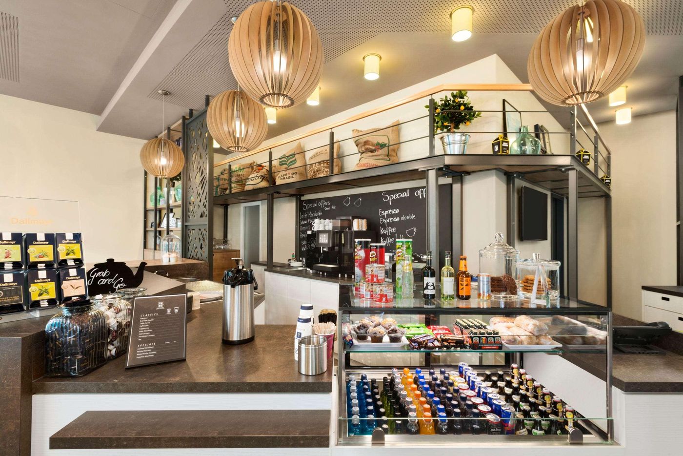 Super-8-Munich-City-West-Bar-13