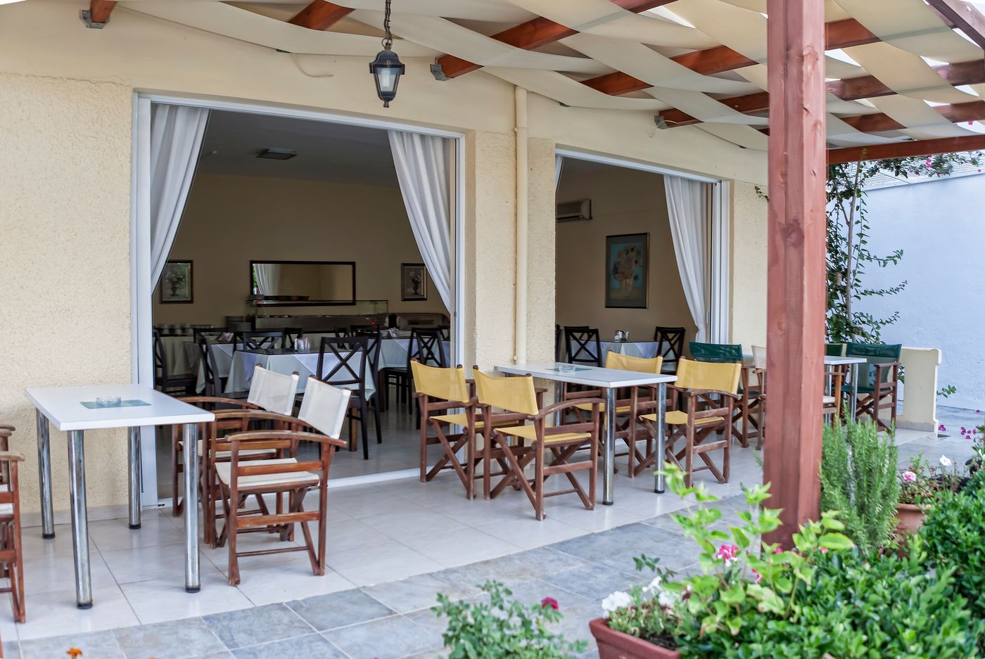 Cretan-Sun-Hotel-Apartments-Restaurant-9