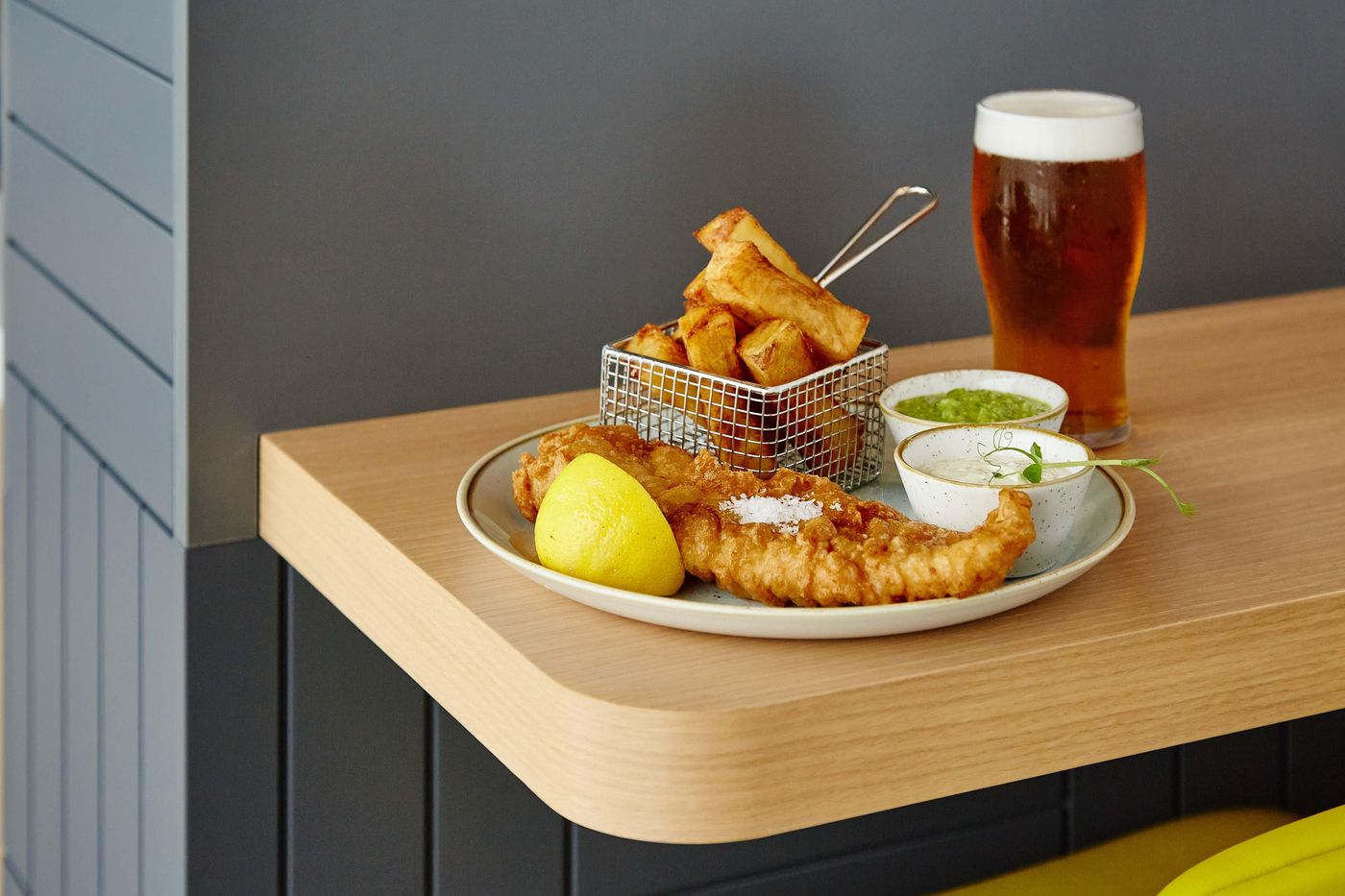 Holiday-Inn-Dublin-Airport-Bar-23