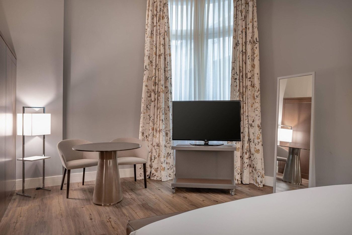 AC-Hotel-Palacio-del-Retiro-Autograph-Collection-Room-77