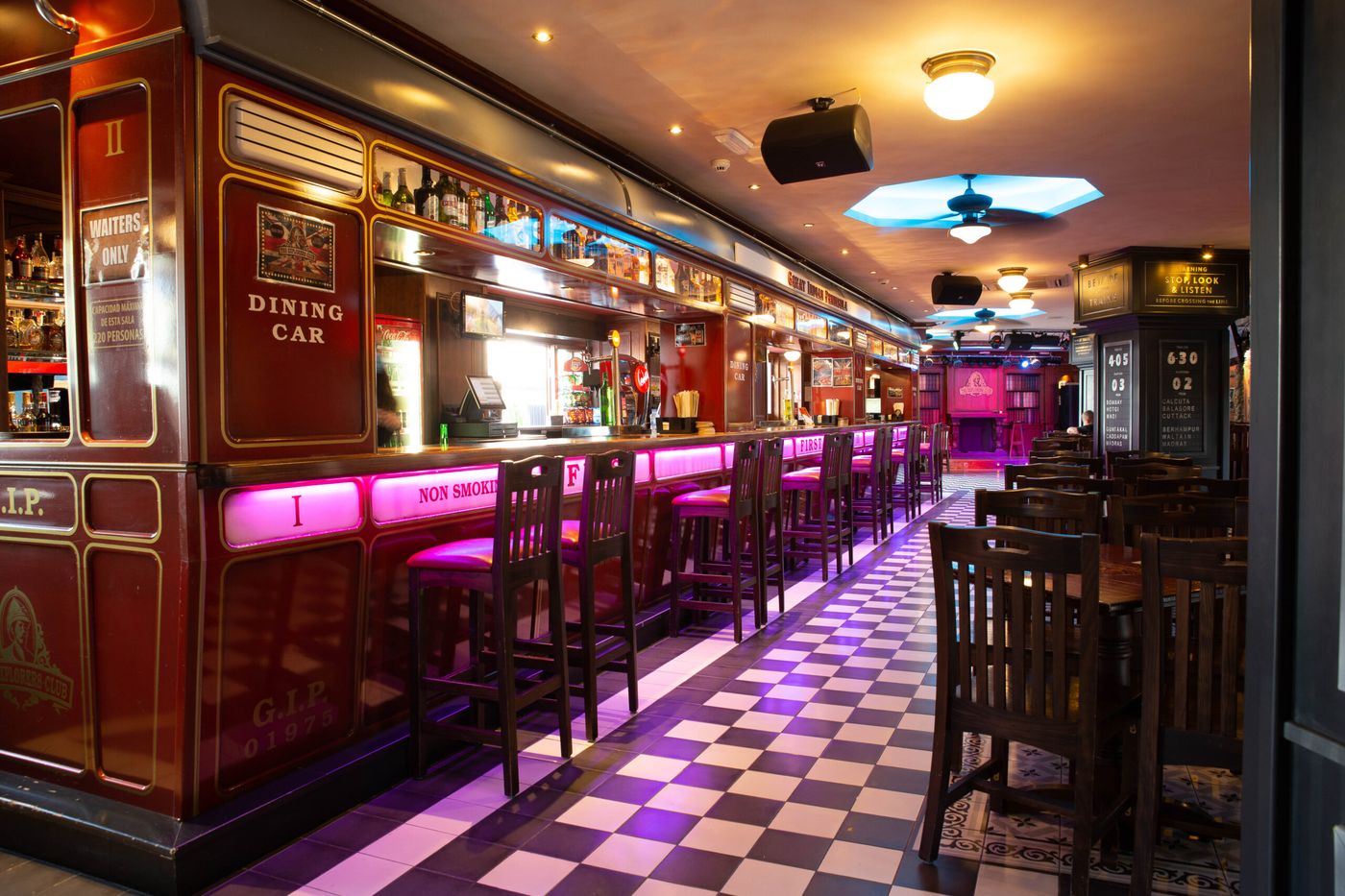 Hotel Ambassador I & II 