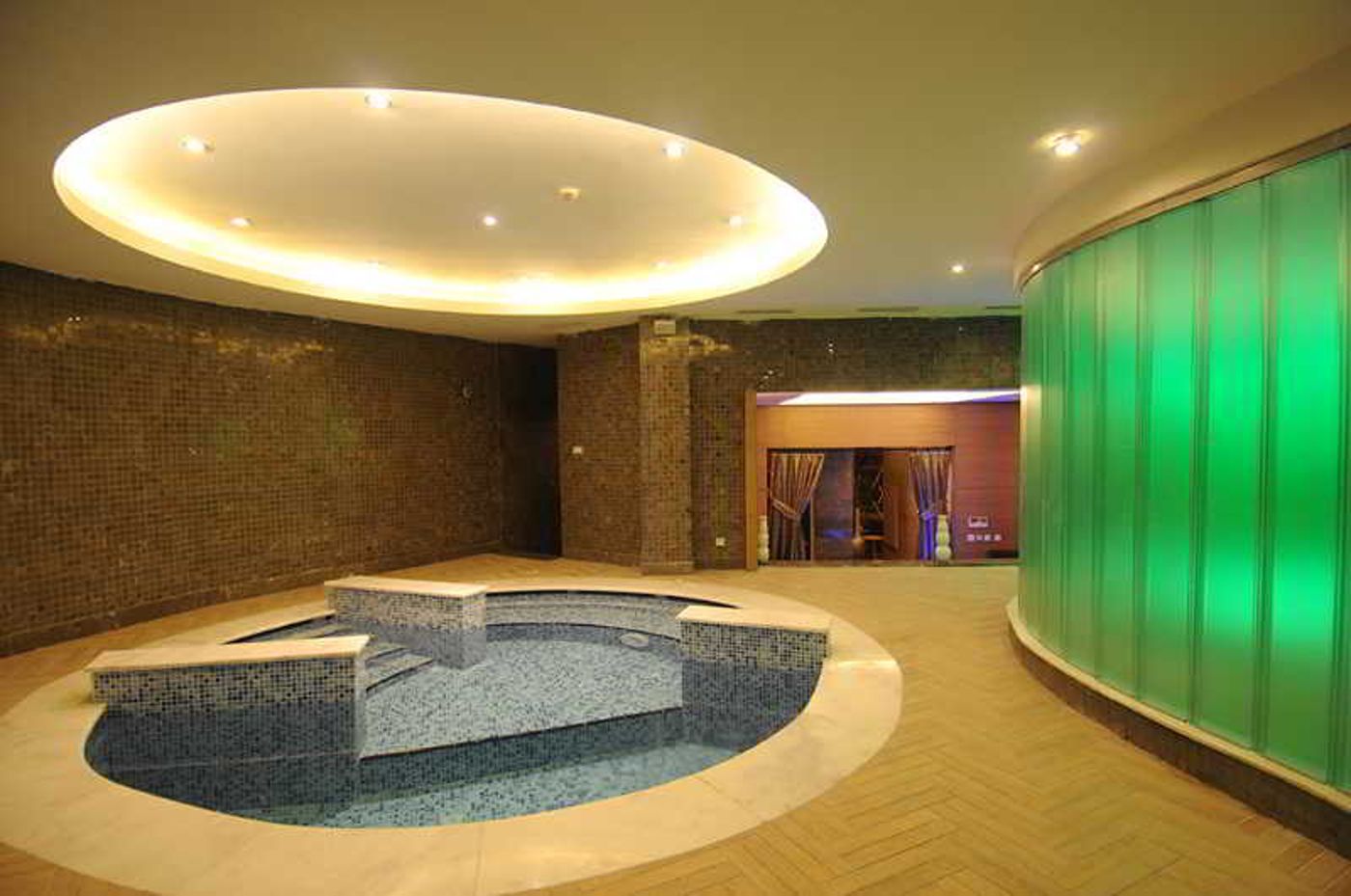 Gold-Island-Hotel-Sports-and-Entertainment-48