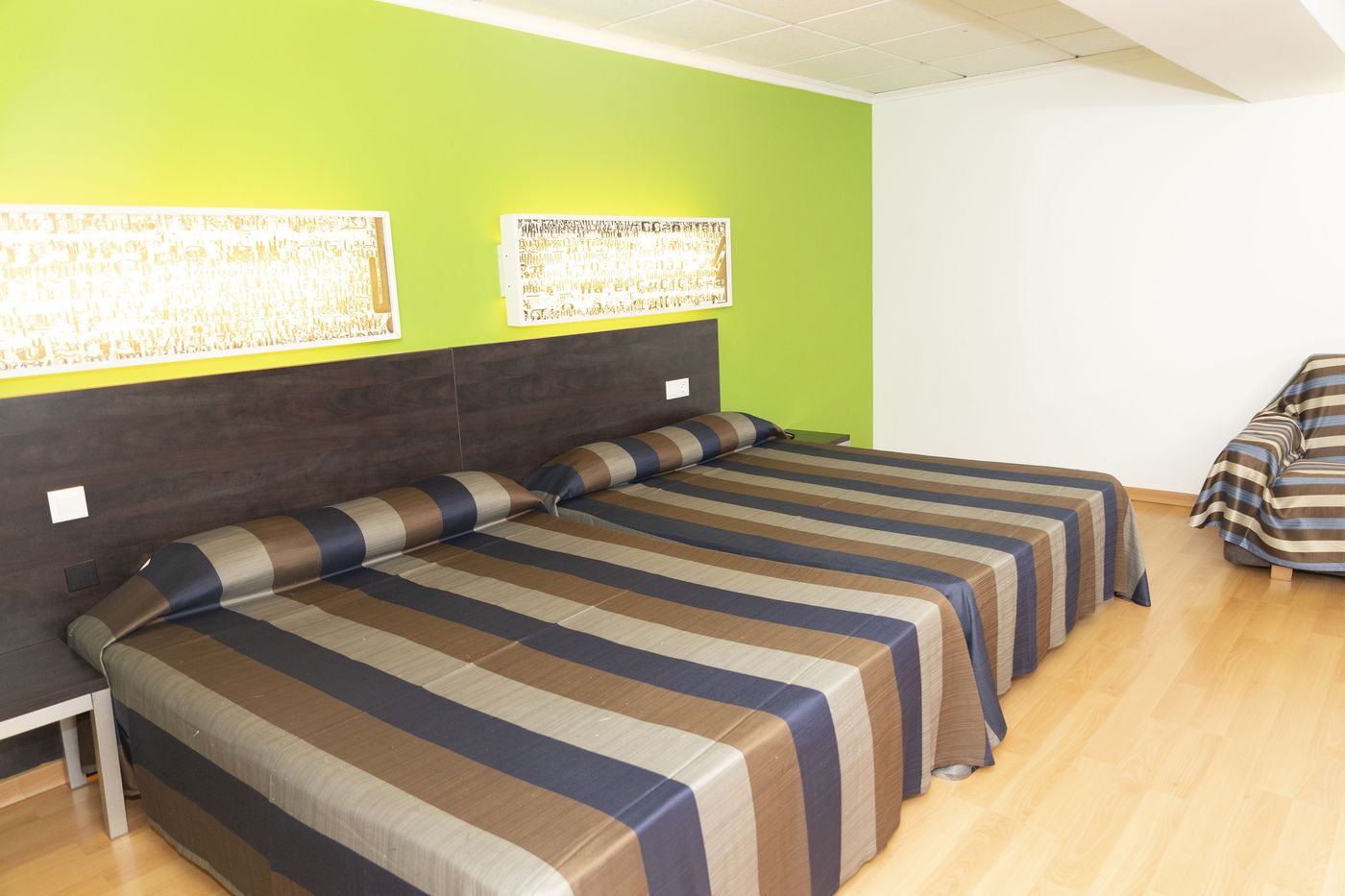 Sol-y-Sombra-Room-18