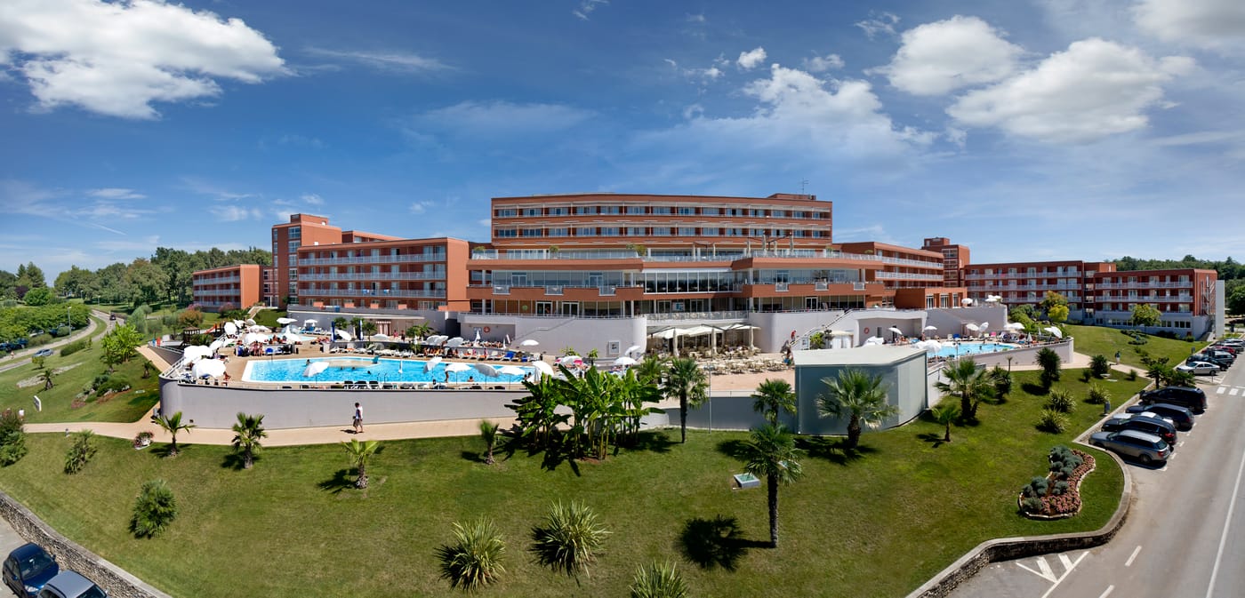 Hotel-Albatros-Plava-Laguna-General-view-2