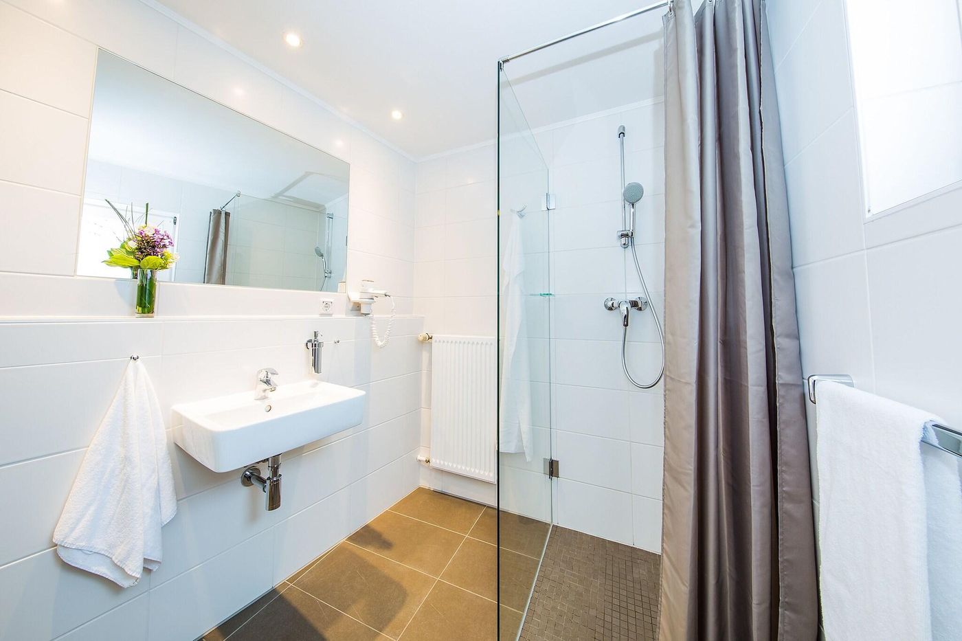 Lindemann-Hotel-Fjord-Room-31