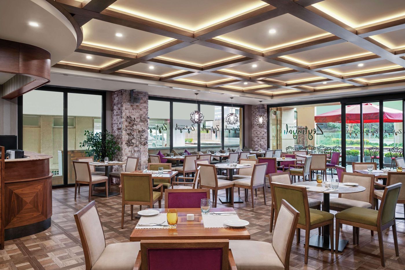 DoubleTree-By-Hilton-Istanbul-Esentepe-Restaurant-41