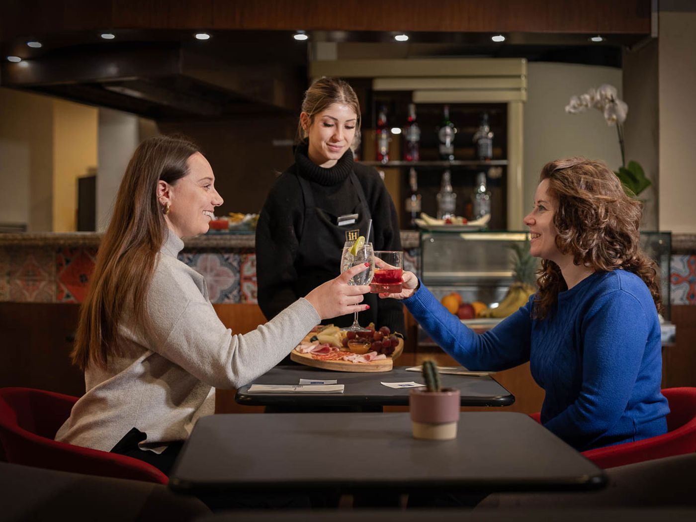 iH-Hotels-Milano-St--John-Bar-9