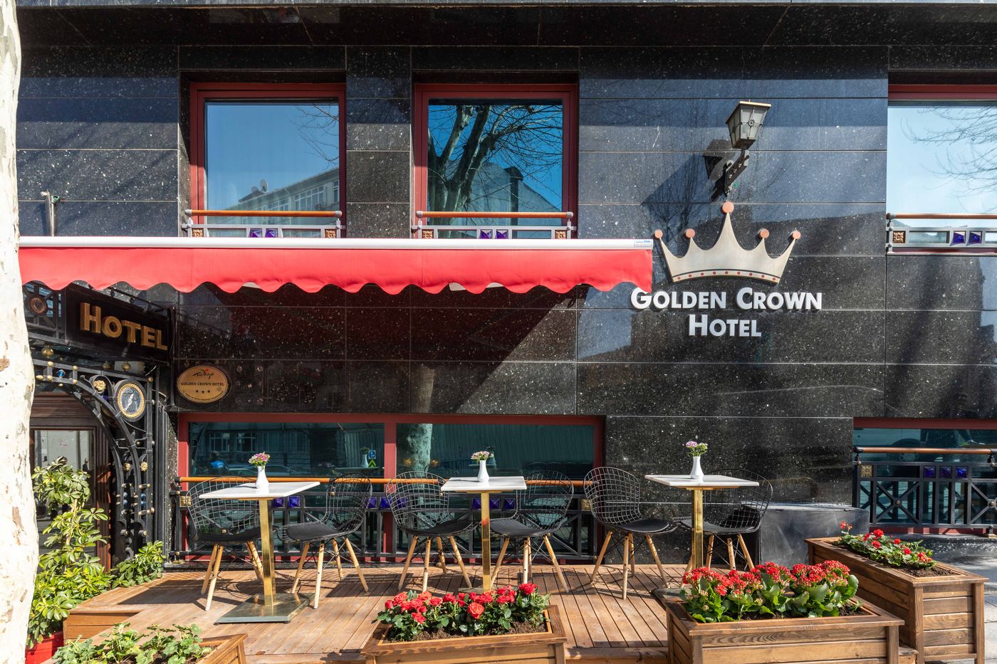 Golden-Crown-Restaurant-5