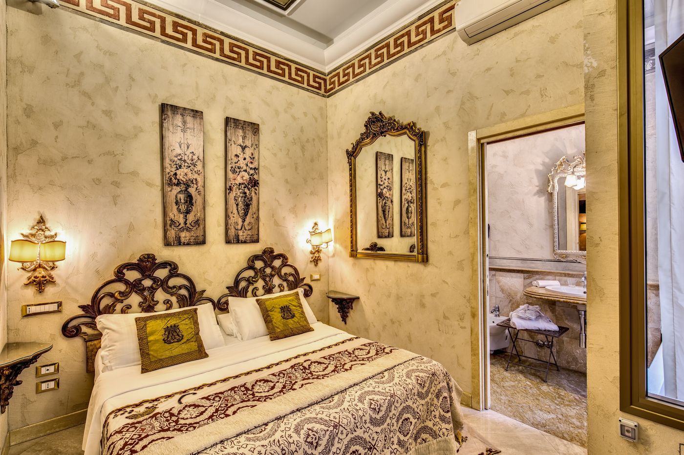 Romanico-Palace-Luxury-Hotel---Spa-Room-30