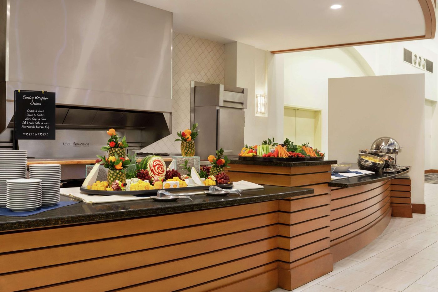 Embassy-Suites-Boston-Logan-Airport-Restaurant-39