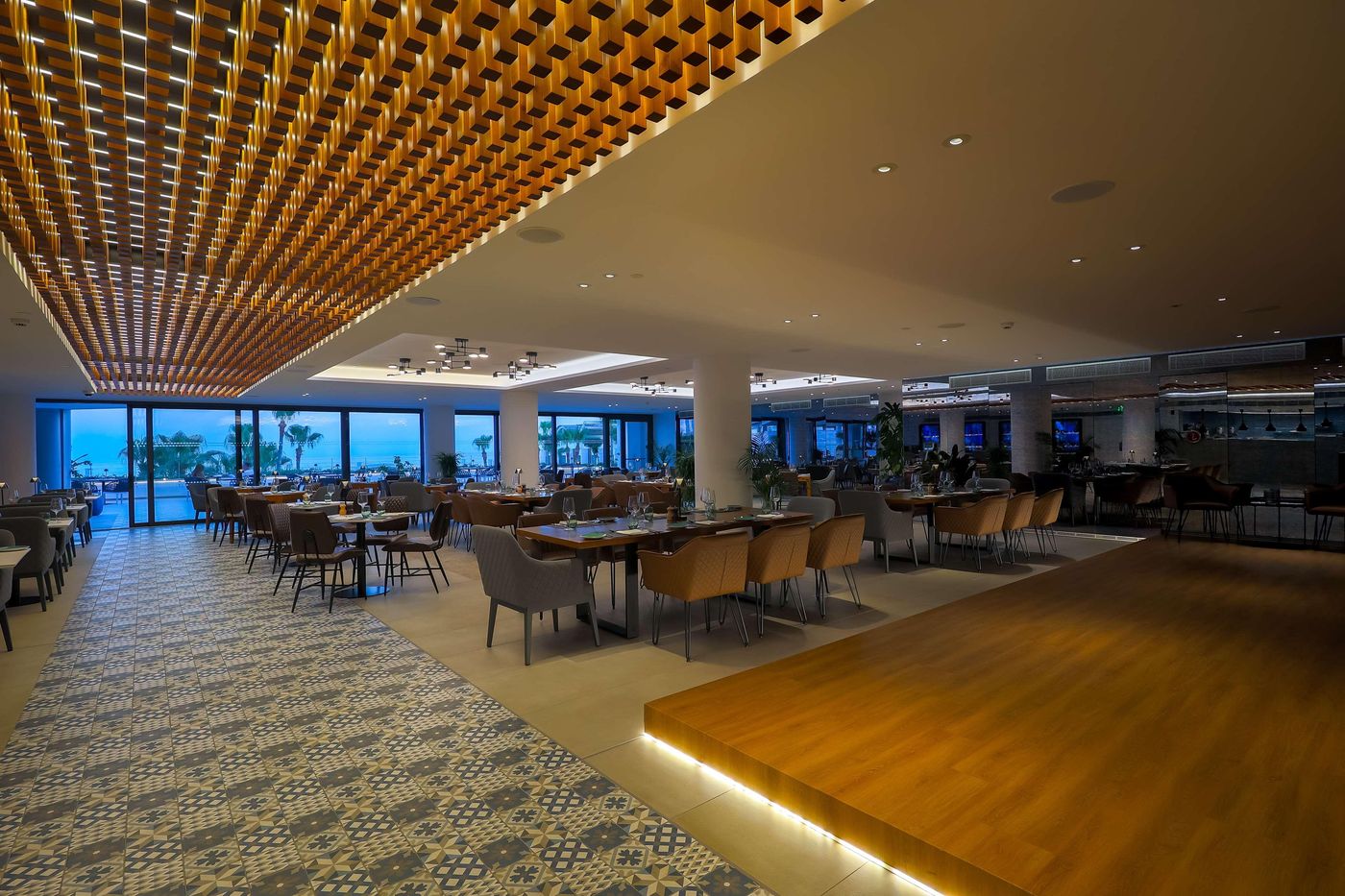 Radisson-Beach-Resort-Larnaca-Restaurant-24