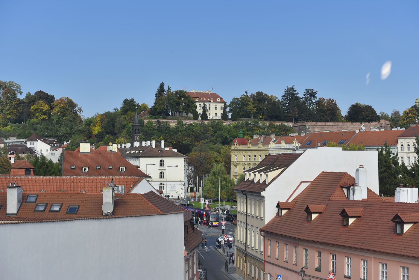 Boutique-Apartments-White-Swan-Room-90