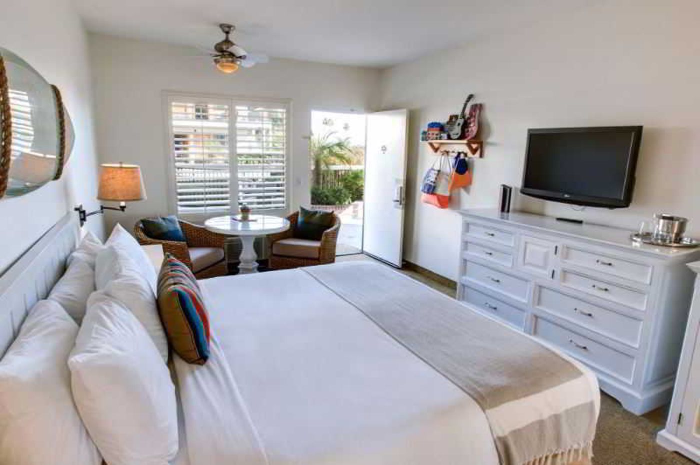 Laguna-Beach-House-Room-15