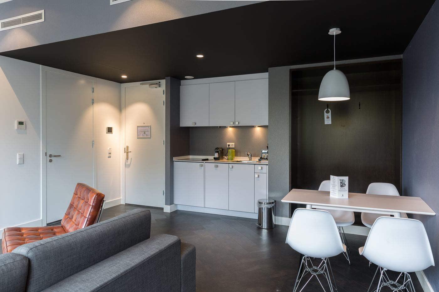 B-aparthotel Kennedy-Netherlands-DEN HAAG-Room-9