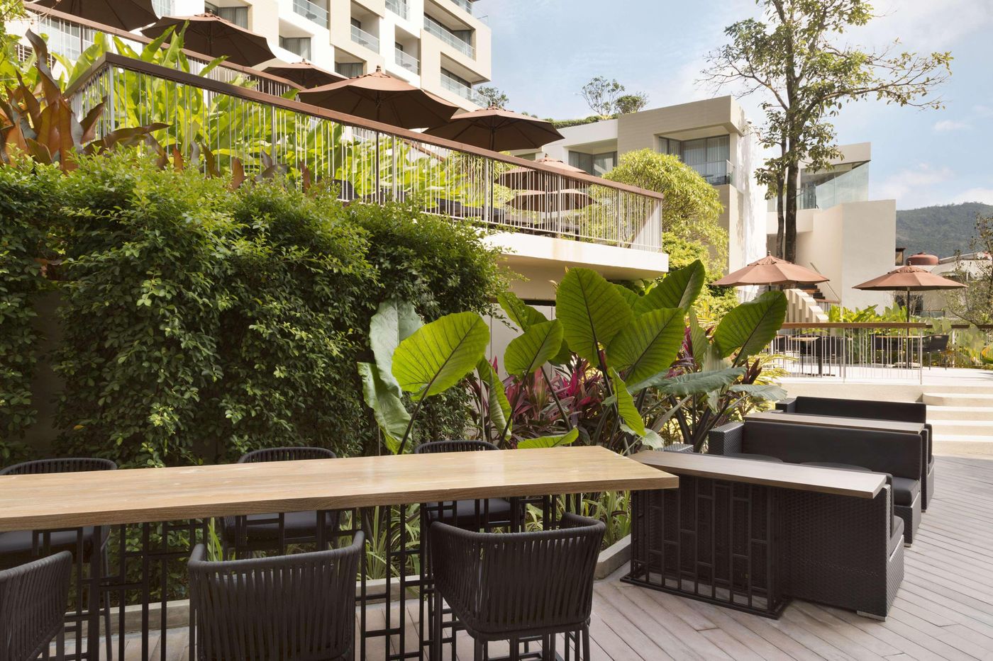 Andaman-Beach-Hotel-Phuket-Handwritten-Collection-Bar-13