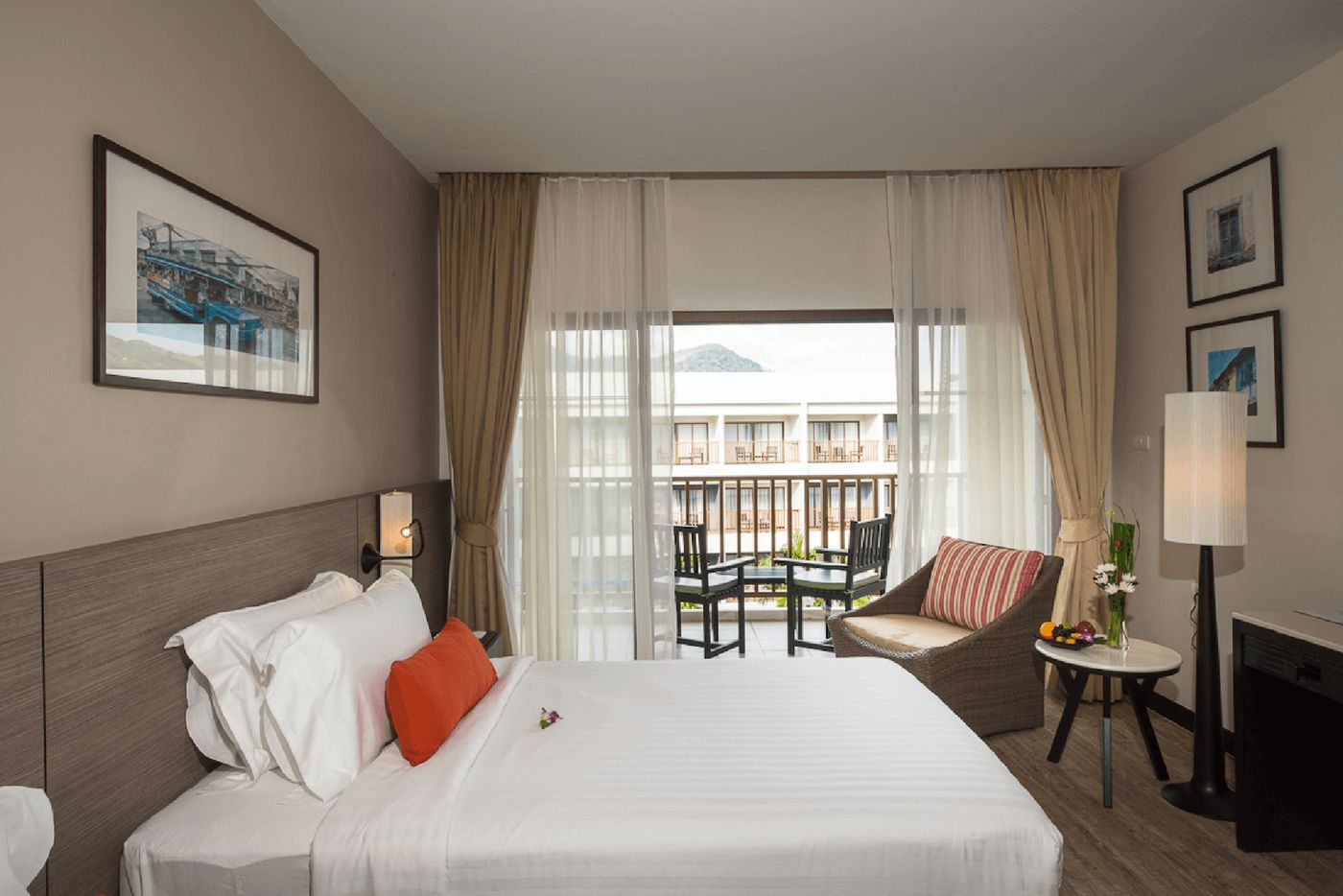 Deevana-Plaza-Phuket-Room-21