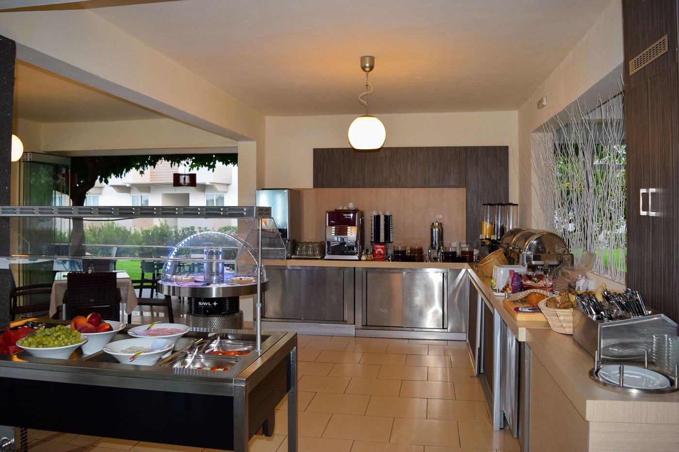 Zoes-Hotel-Restaurant-54