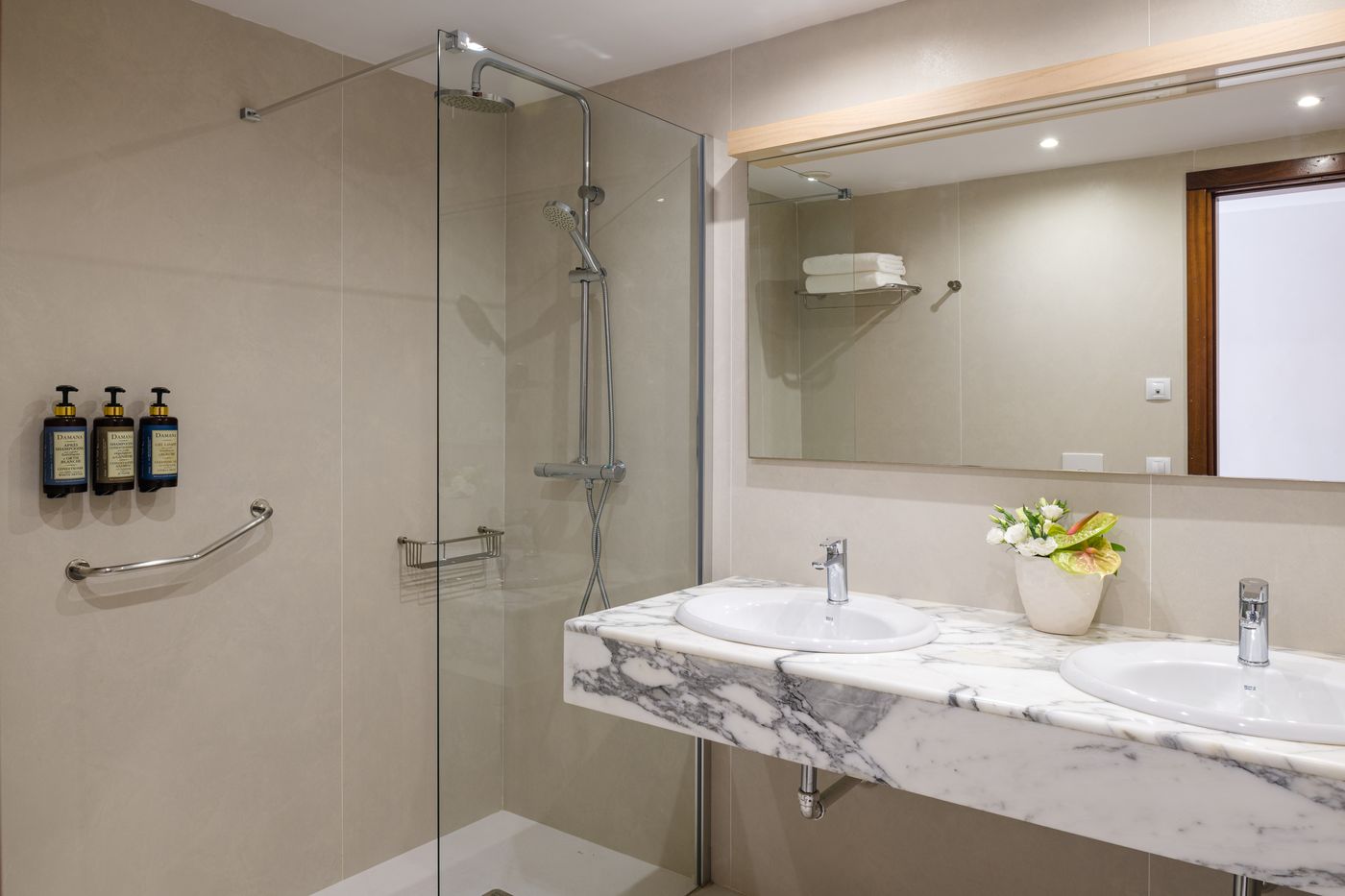 Plus-Fariones-Suite-Hotel--Room-21