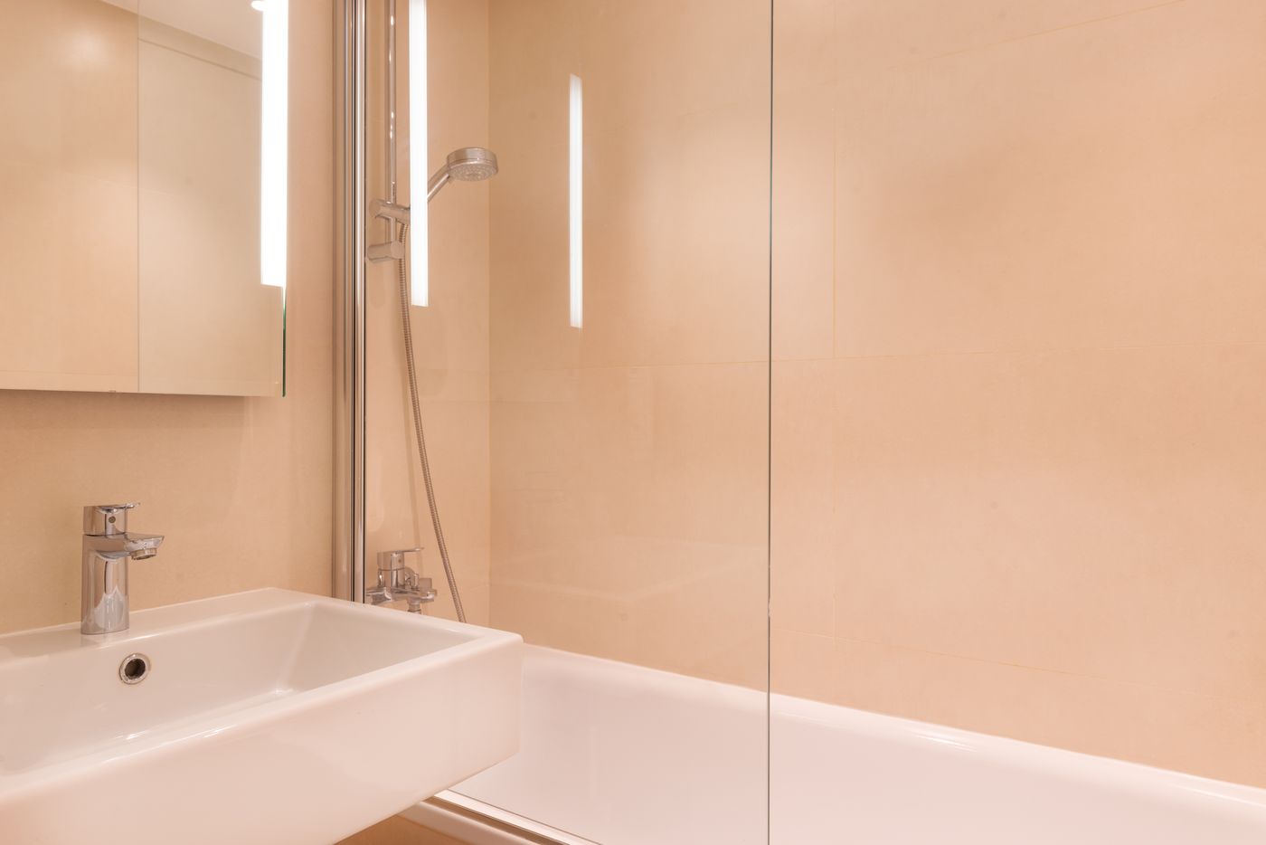 Maison-Axel-Opera-Room-28