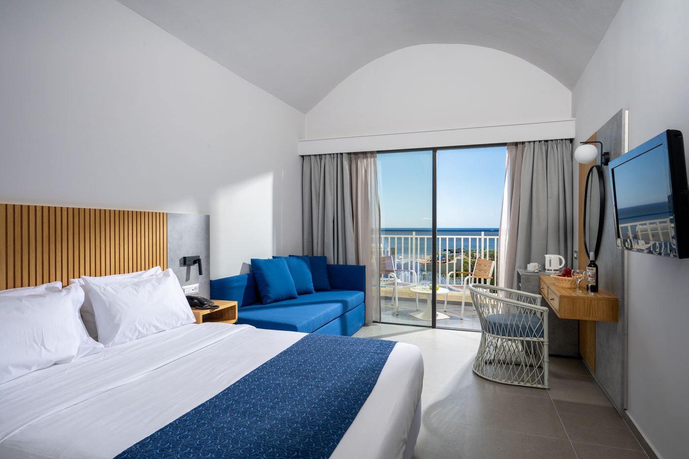 Sunshine-Crete-Beach-Room-20