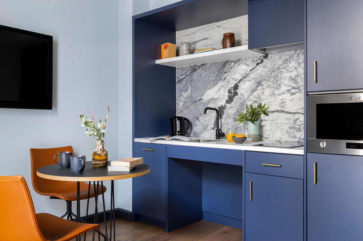 Beckett-Locke--North-Docks-Room-6