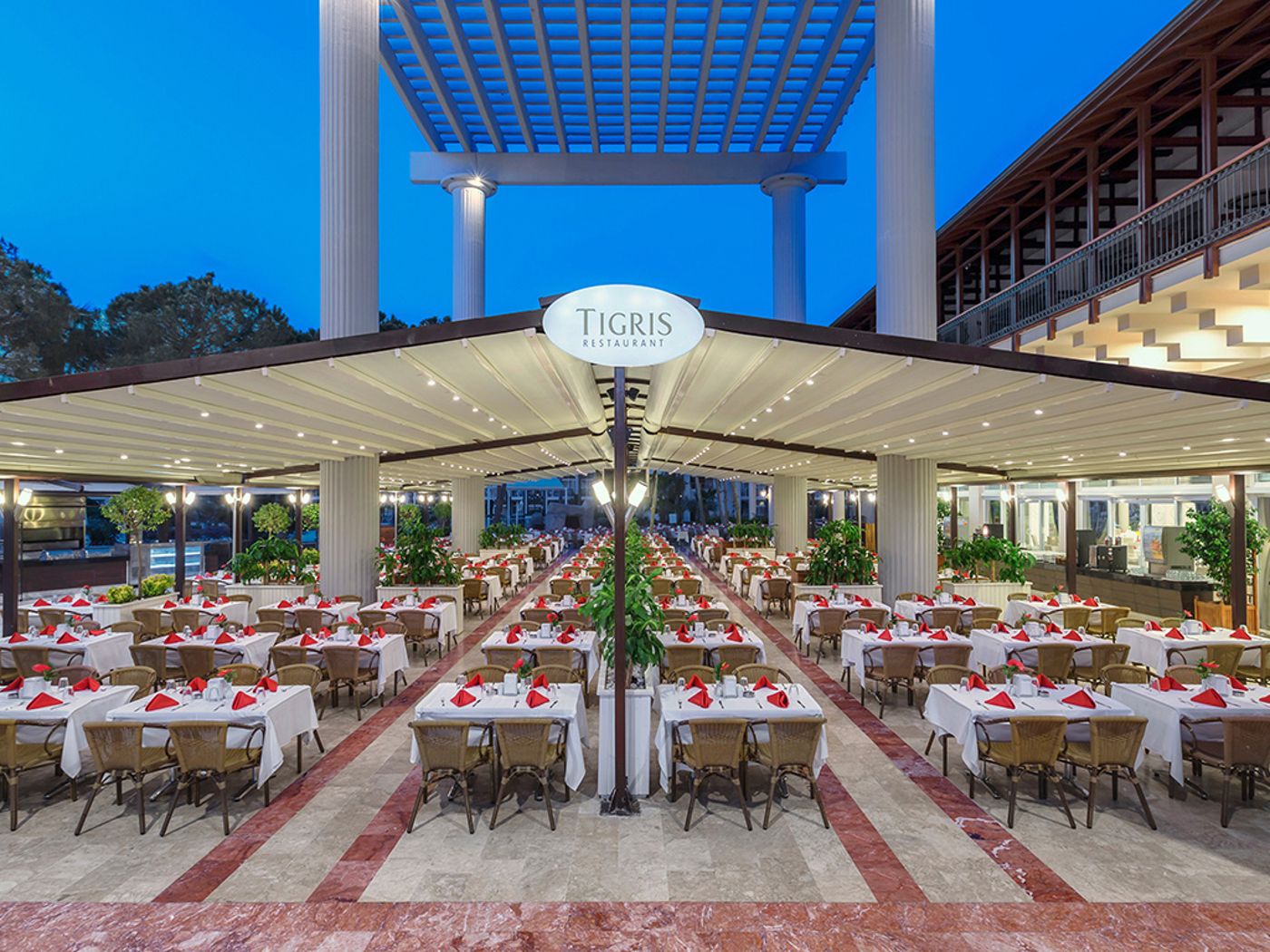 Alva-Donna-World-Palace-Hotel-Restaurant-17