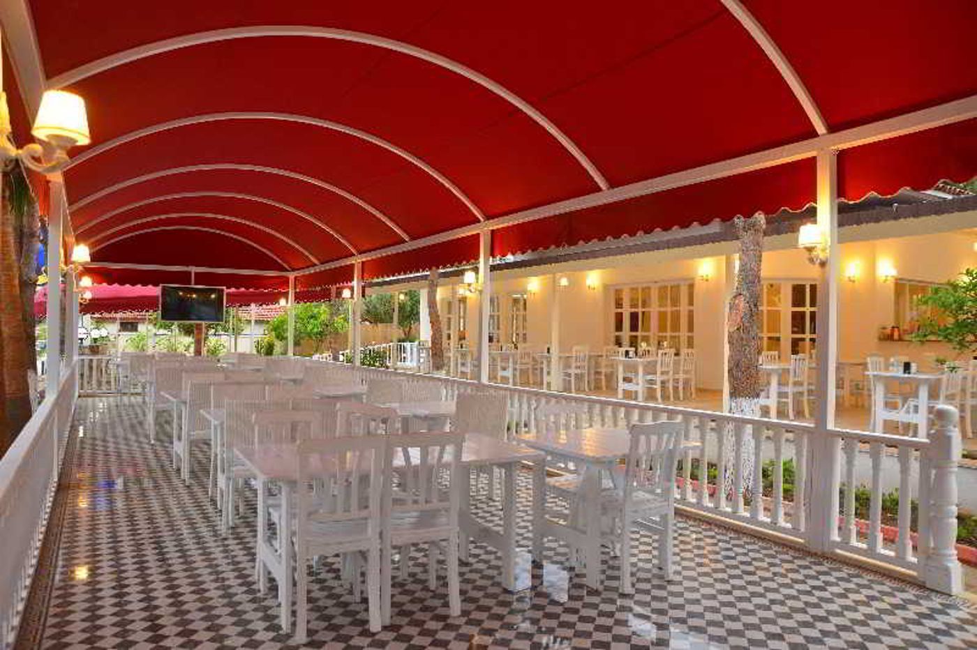 White-Otel-Restaurant-16