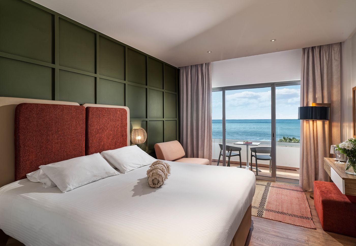 Leonardo-Cypria-Bay-Room-22