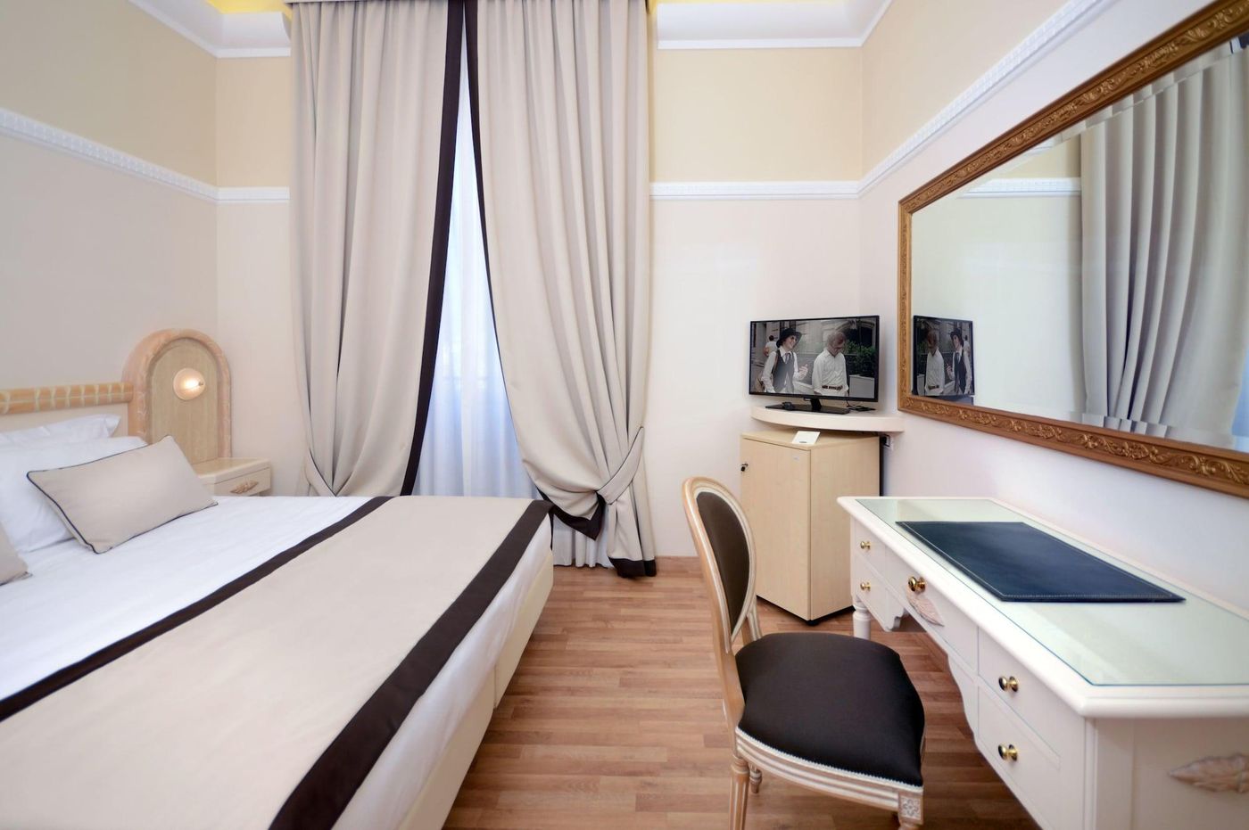 Grand-Hotel-Vittoria-Room-22