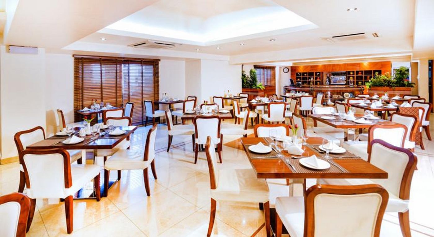 Golden-Sands-3-Hotel-Apartments-Restaurant-46