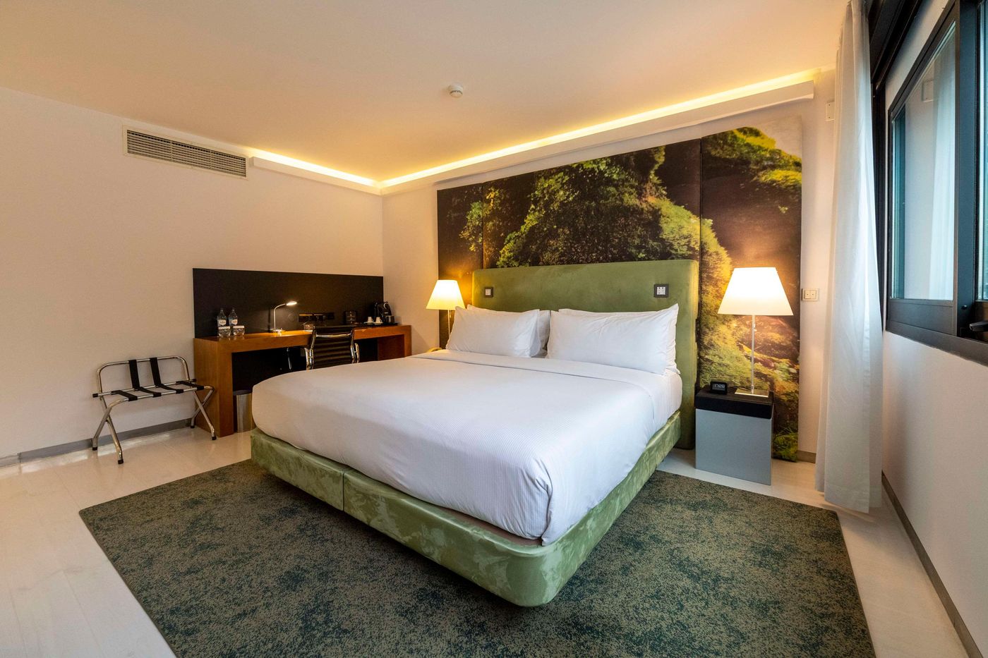 Doubletree-by-Hilton-Lisbon---Fontana-Park-Room-17