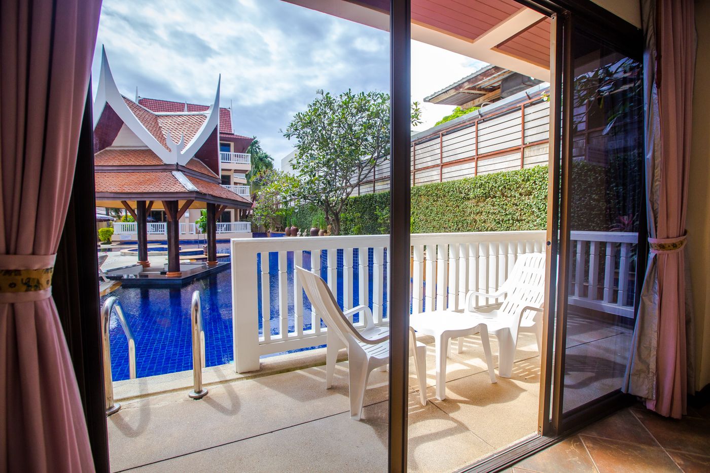 Kata-Poolside-Resort-Room-9