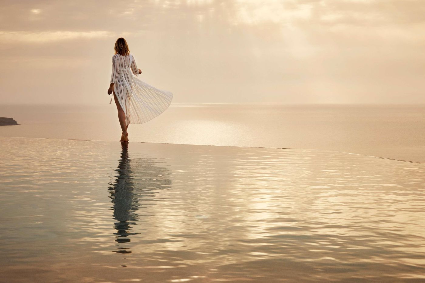 Santo-Maris-Oia--Luxury-Suites---Spa-Pool-87