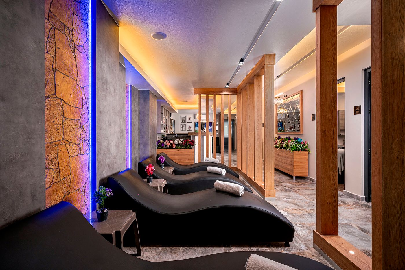 Big-Blue-Suite-Hotel-Sports-and-Entertainment-66