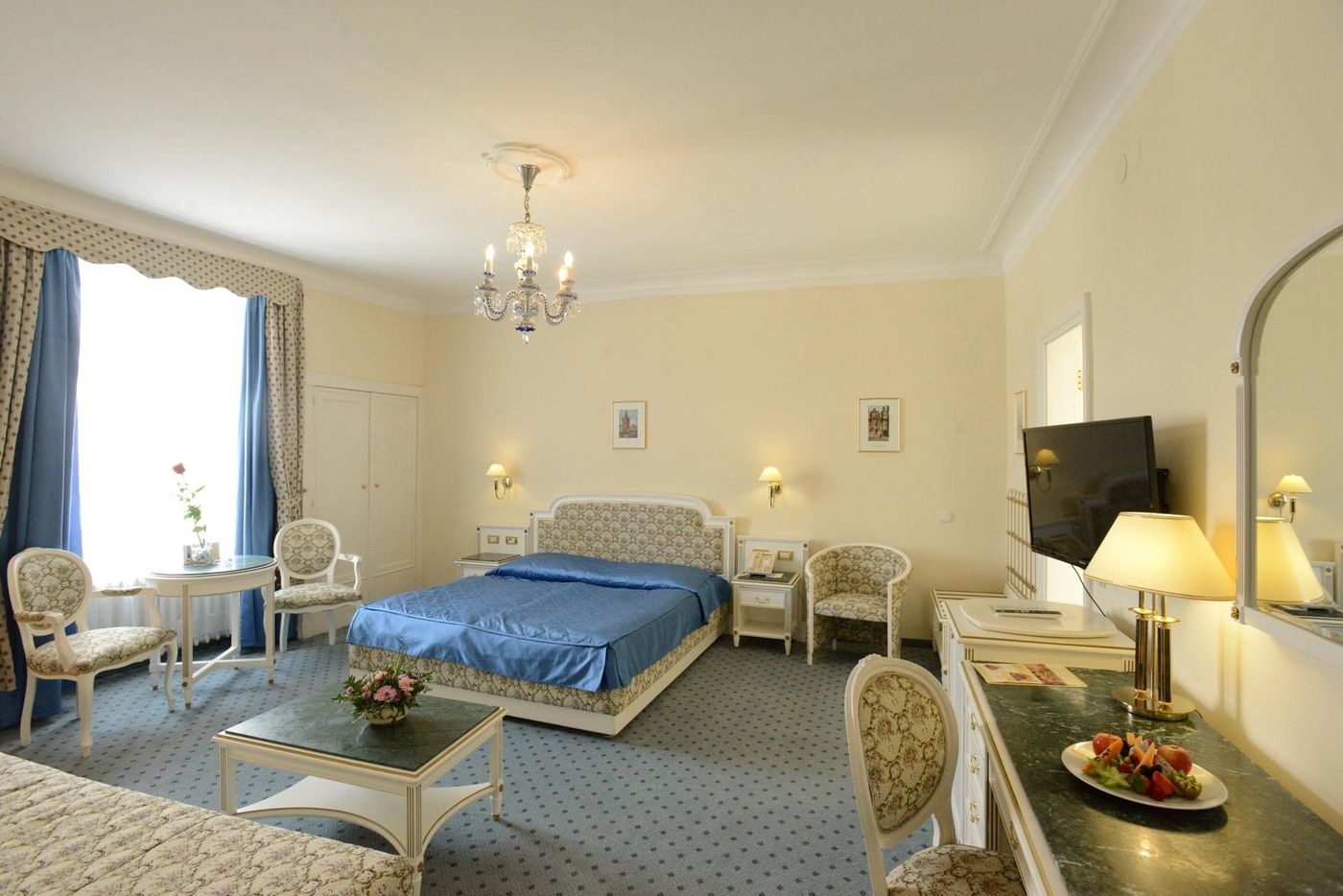 Ambassador-Zlat-----Husa-Room-27