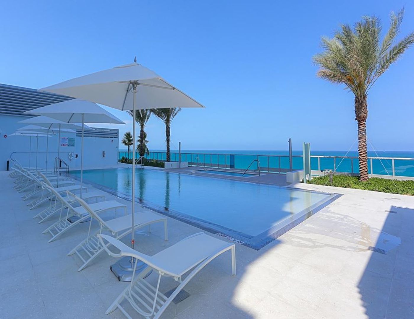 Global Luxury Suites at Monte Carlo - United States - MIAMI BEACH - Pool - 1