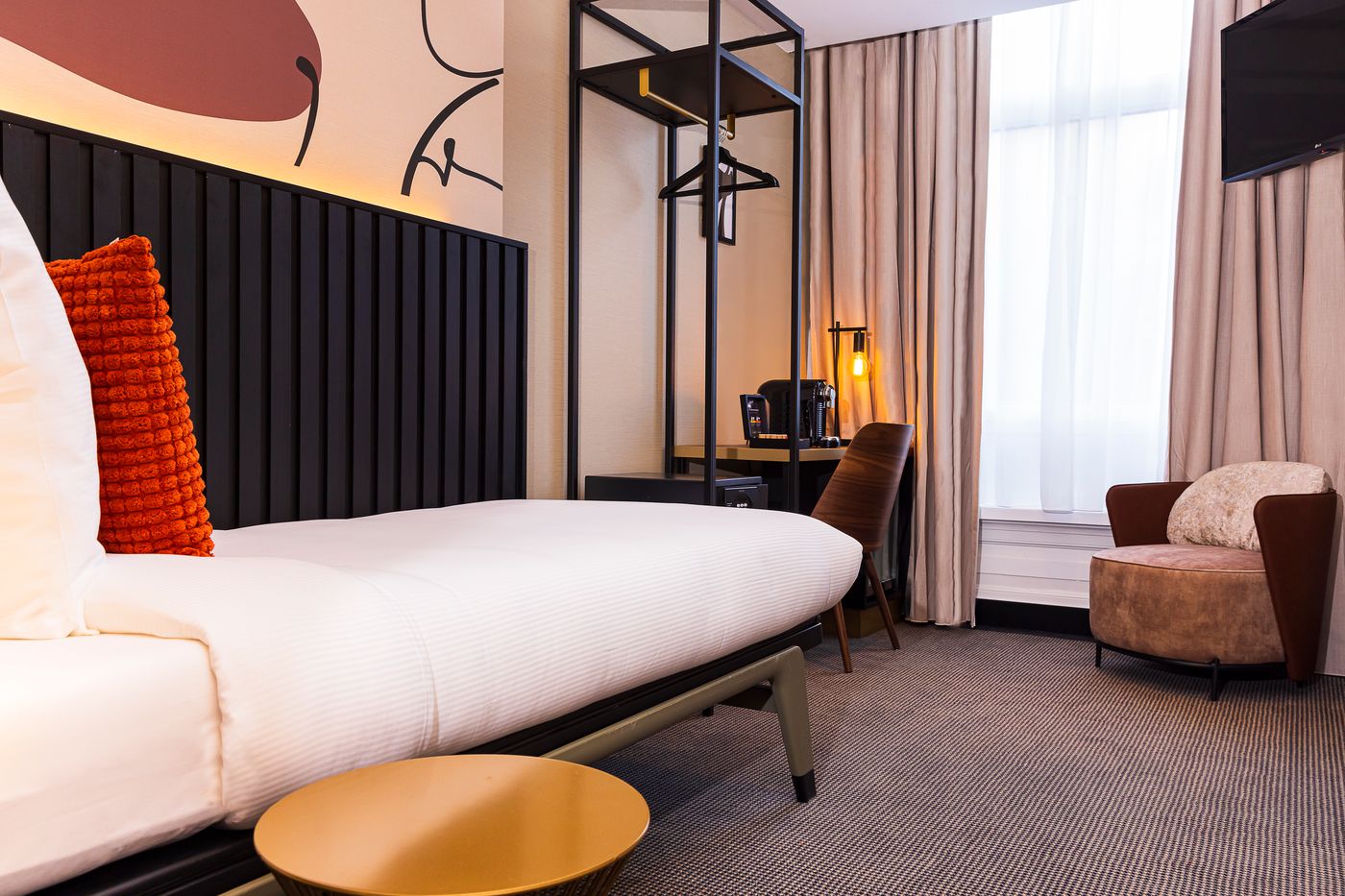 Huygens-Place-Room-16