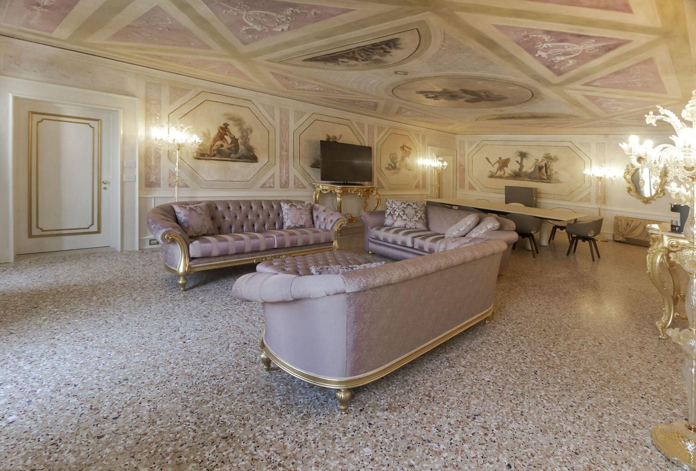 Ca-Bonfadini-Historic-Experience-Room-13