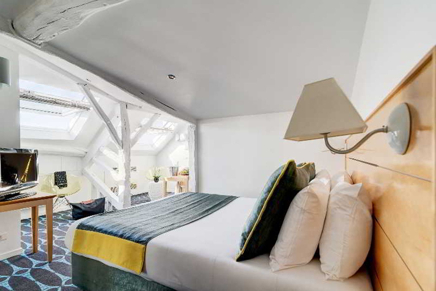 Lorette-Astotel-Room-23